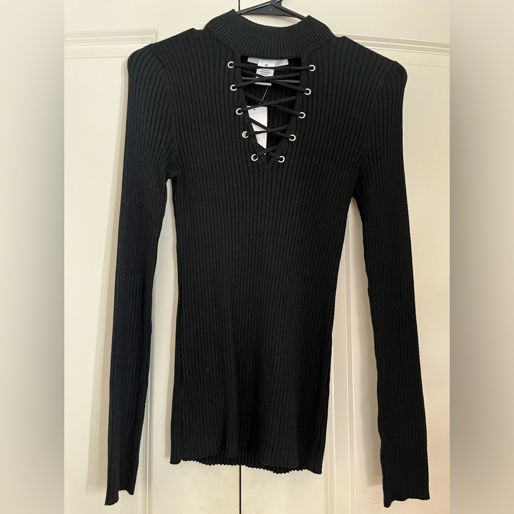 black long sleeve top, size M
